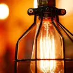 Hvad er den typiske levetid for en spotskinne?